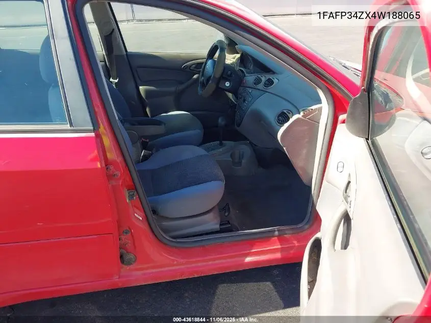 1FAFP34ZX4W188065 2004 Ford Focus Se