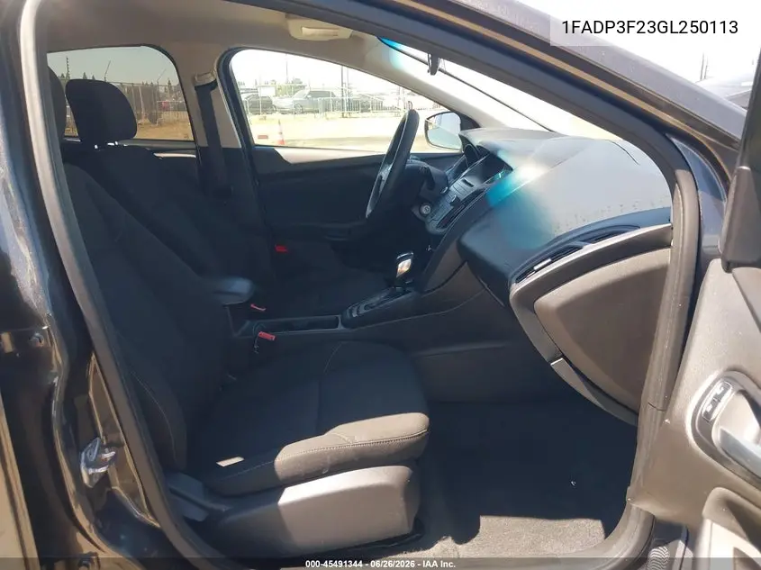 1FADP3F23GL250113 2016 Ford Focus Se