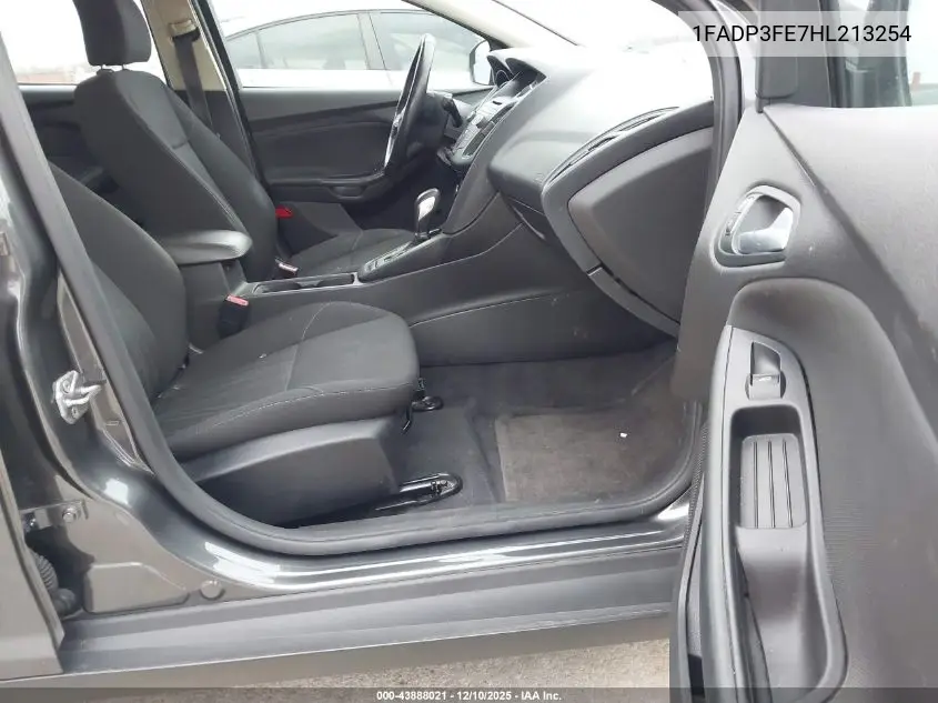 1FADP3FE7HL213254 2017 Ford Focus Se