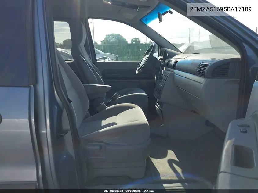 2005 Ford Freestar Se VIN: 2FMZA51695BA17109 Lot: 45492372