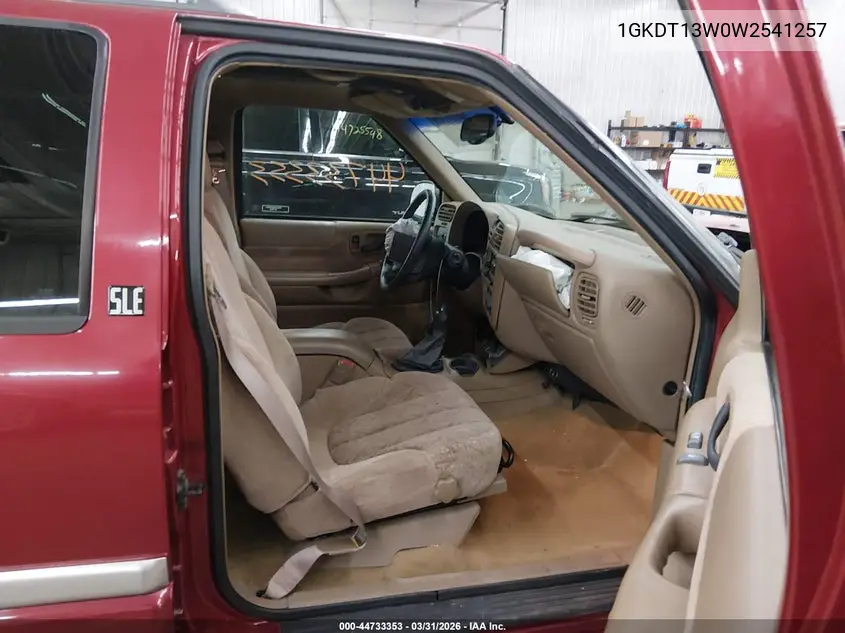 1998 GMC Jimmy Sle VIN: 1GKDT13W0W2541257 Lot: 44733353