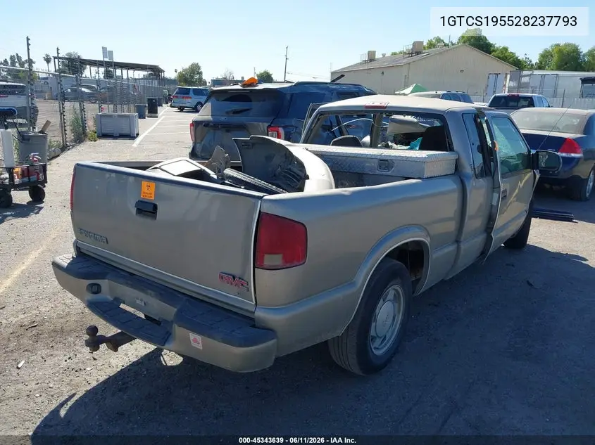 2002 GMC Sonoma Sls VIN: 1GTCS195528237793 Lot: 45343639