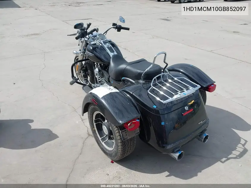 2016 Harley-Davidson Flrt Free Wheeler VIN: 1HD1MCM10GB852097 Lot: 45221283