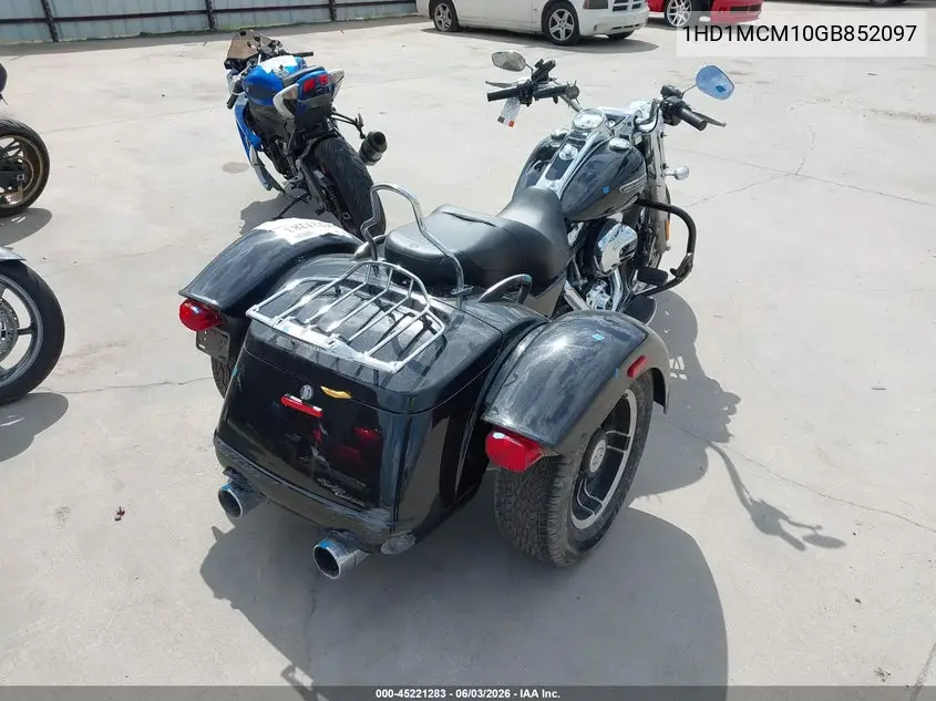 2016 Harley-Davidson Flrt Free Wheeler VIN: 1HD1MCM10GB852097 Lot: 45221283