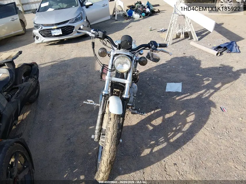 2001 Harley-Davidson Xl883 Hugger VIN: 1HD4CEM1X1K135922 Lot: 45309643