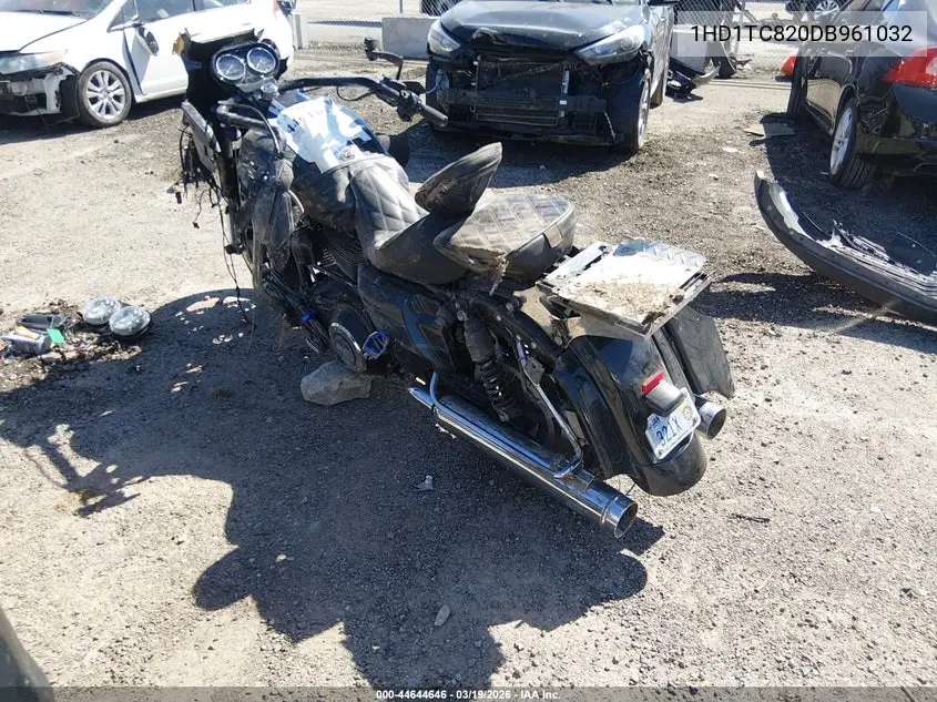 2013 Harley-Davidson Fltrxse Cvo Road Glide Cust/Anniv VIN: 1HD1TC820DB961032 Lot: 44644646