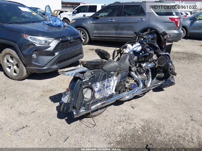 2013 Harley-Davidson Fltrxse Cvo Road Glide Cust/Anniv VIN: 1HD1TC820DB961032 Lot: 44644646