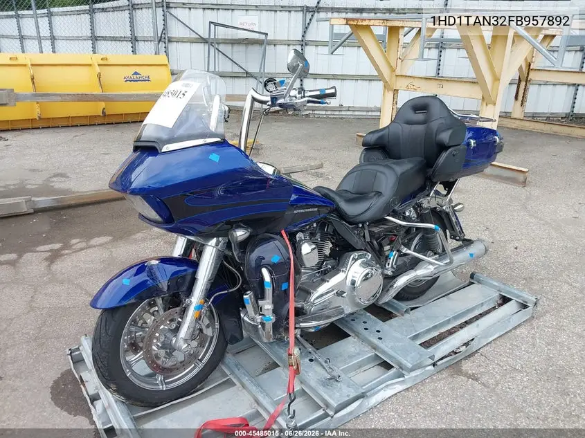 2015 Harley-Davidson Fltruse Cvo Road Glide VIN: 1HD1TAN32FB957892 Lot: 45485015