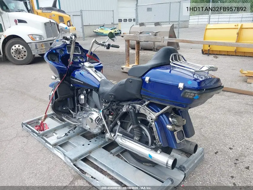 2015 Harley-Davidson Fltruse Cvo Road Glide VIN: 1HD1TAN32FB957892 Lot: 45485015