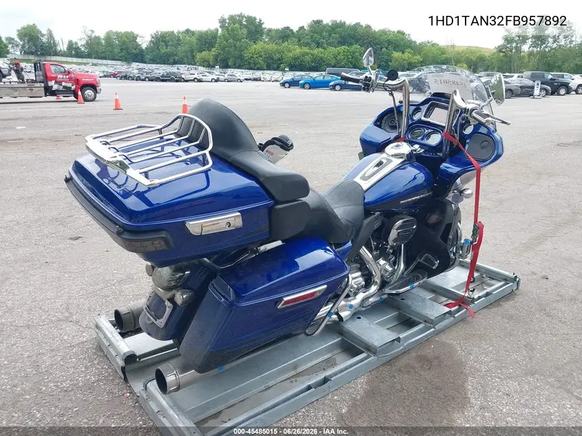 2015 Harley-Davidson Fltruse Cvo Road Glide VIN: 1HD1TAN32FB957892 Lot: 45485015