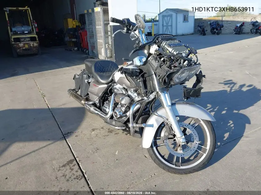 2017 Harley-Davidson Fltrxs Road Glide Special VIN: 1HD1KTC3XHB653911 Lot: 45423960