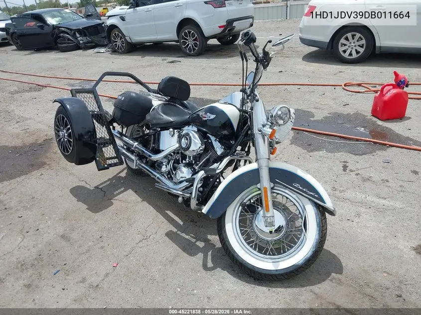 2013 Harley-Davidson Flstn Softail Deluxe VIN: 1HD1JDV39DB011664 Lot: 45221838