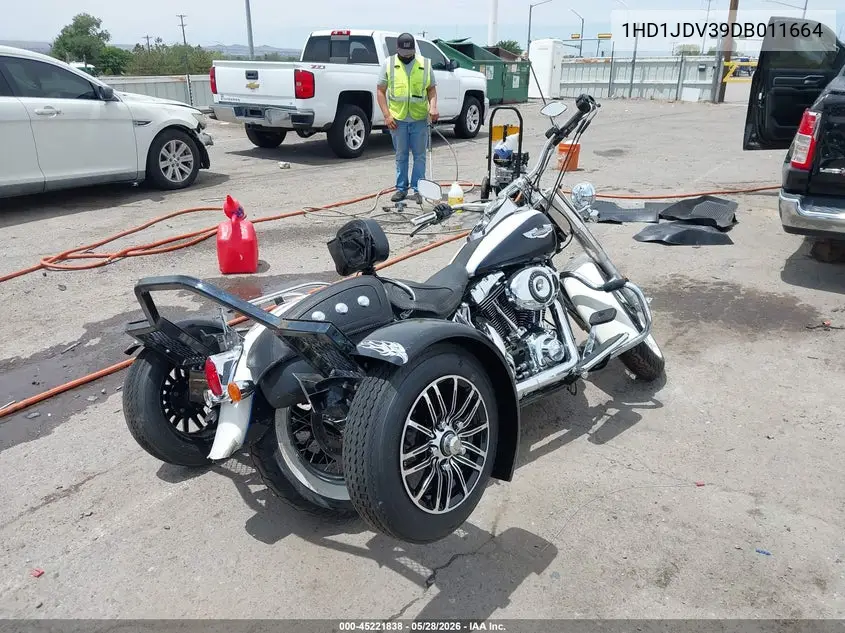 2013 Harley-Davidson Flstn Softail Deluxe VIN: 1HD1JDV39DB011664 Lot: 45221838