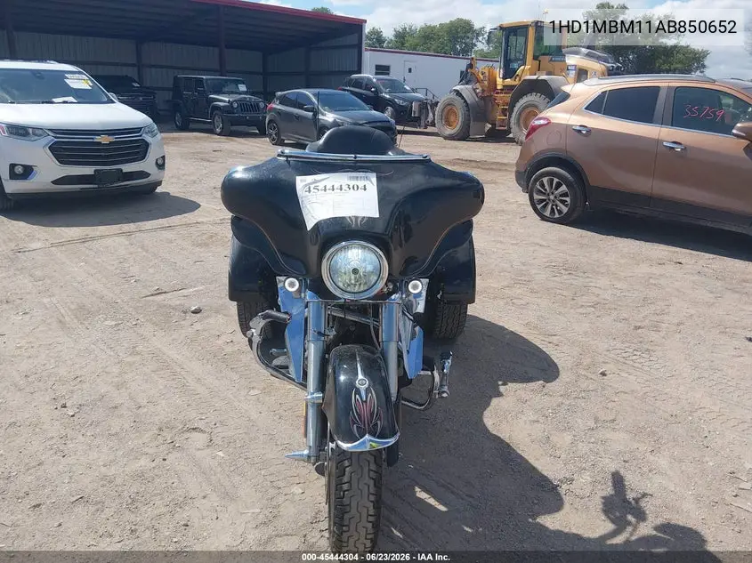 2010 Harley-Davidson Flhxxx VIN: 1HD1MBM11AB850652 Lot: 45444304