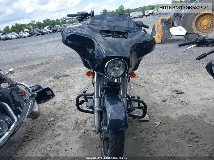 2016 Harley-Davidson Flhx Street Glide VIN: 1HD1KBM17GB682921 Lot: 45401229