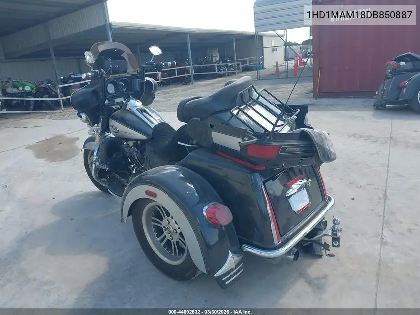 2013 Harley-Davidson Flhtcutg Tri Glide Ultra Classic VIN: 1HD1MAM18DB850887 Lot: 44692632