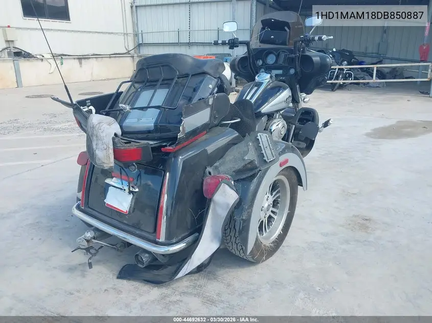 2013 Harley-Davidson Flhtcutg Tri Glide Ultra Classic VIN: 1HD1MAM18DB850887 Lot: 44692632