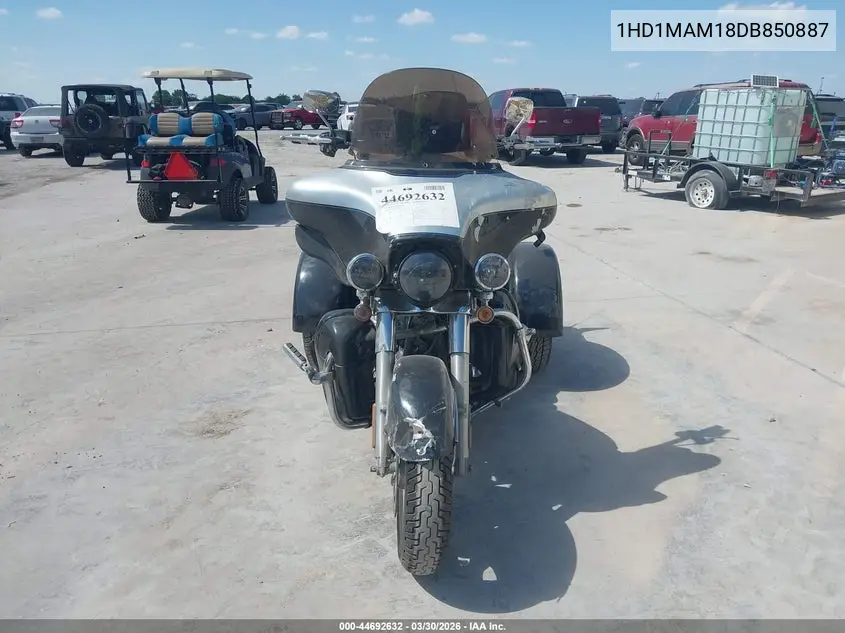 2013 Harley-Davidson Flhtcutg Tri Glide Ultra Classic VIN: 1HD1MAM18DB850887 Lot: 44692632