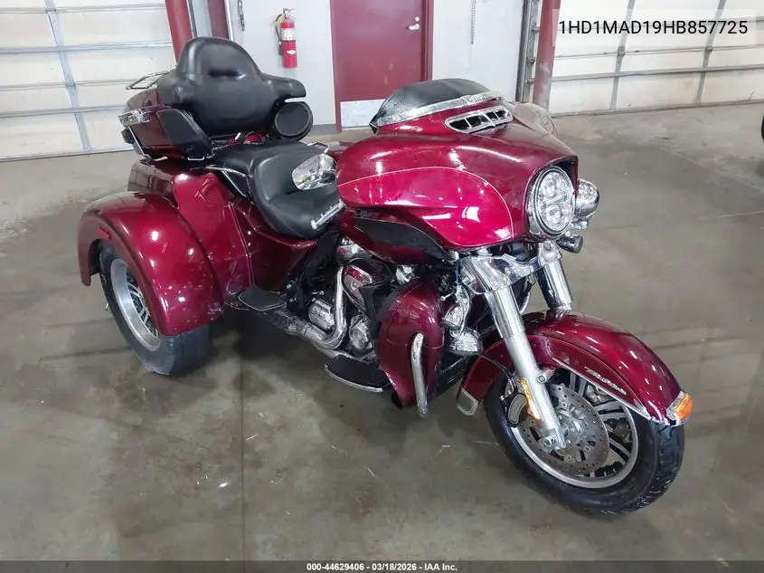 2017 Harley-Davidson Flhtcutg Tri Glide Ultra VIN: 1HD1MAD19HB857725 Lot: 44629406