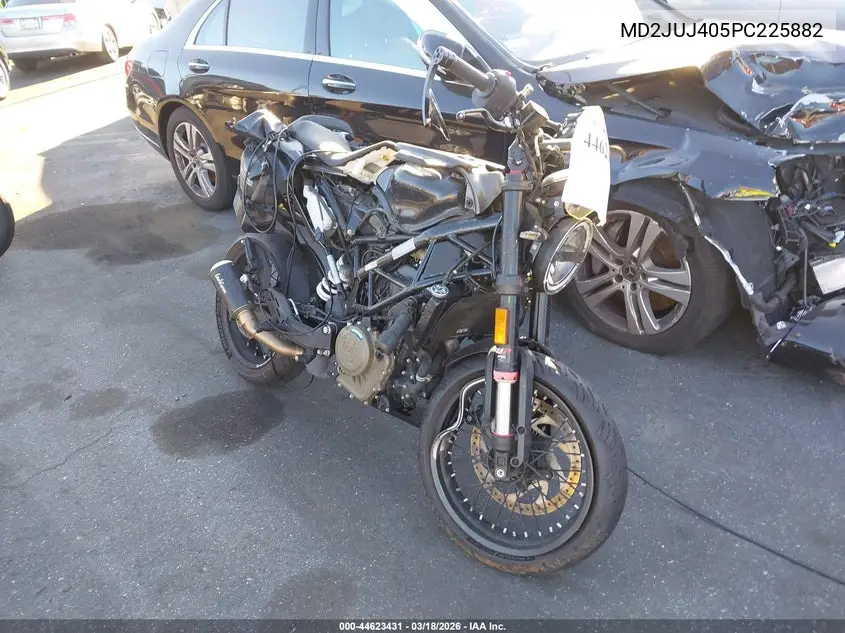 2023 Husqvarna Vitpilen 401/Svartpilen 401 VIN: MD2JUJ405PC225882 Lot: 44623431