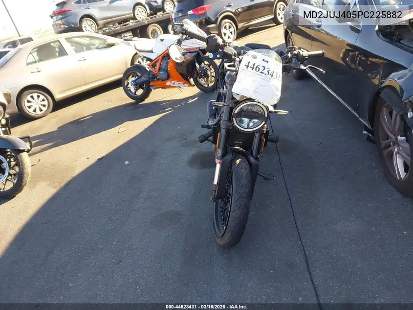 2023 Husqvarna Vitpilen 401/Svartpilen 401 VIN: MD2JUJ405PC225882 Lot: 44623431