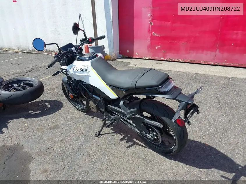 2024 Husqvarna Vitpilen 401/Svartpilen 401 VIN: MD2JUJ409RN208722 Lot: 45135509