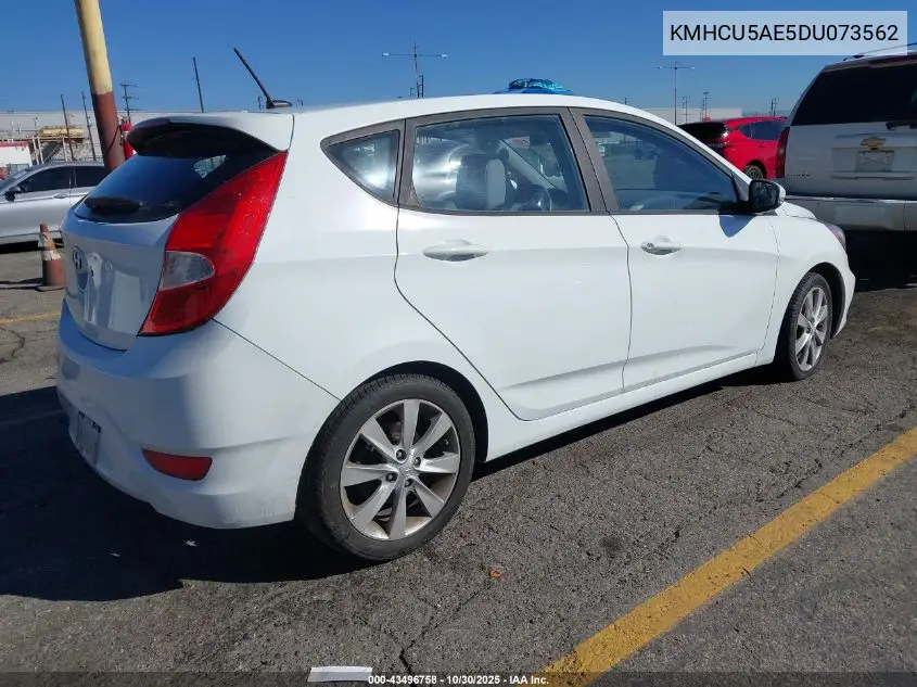 KMHCU5AE5DU073562 2013 Hyundai Accent Se