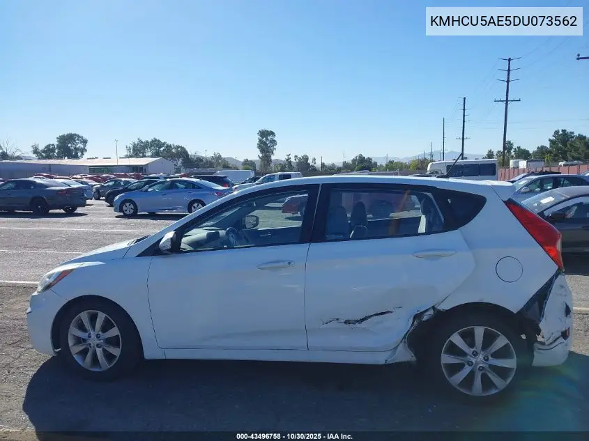 KMHCU5AE5DU073562 2013 Hyundai Accent Se