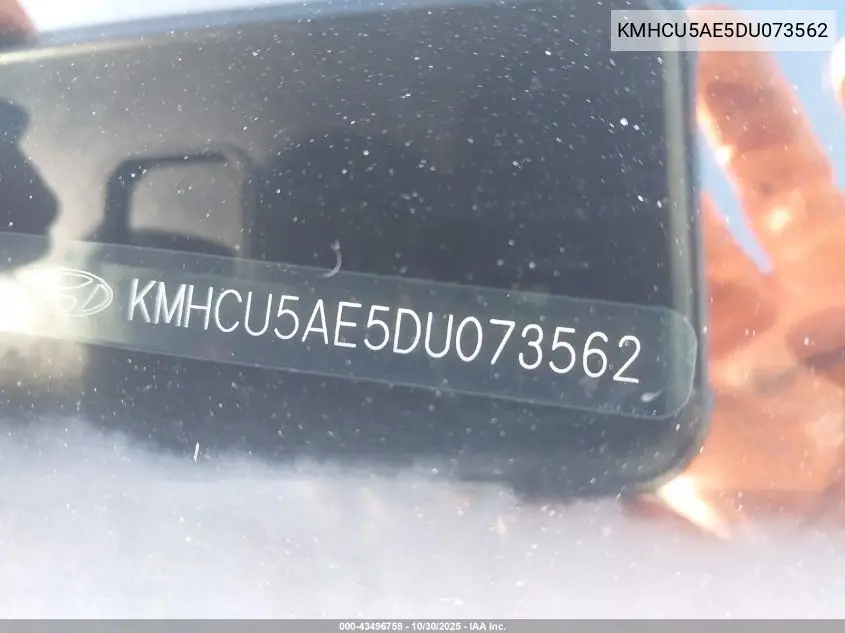 KMHCU5AE5DU073562 2013 Hyundai Accent Se