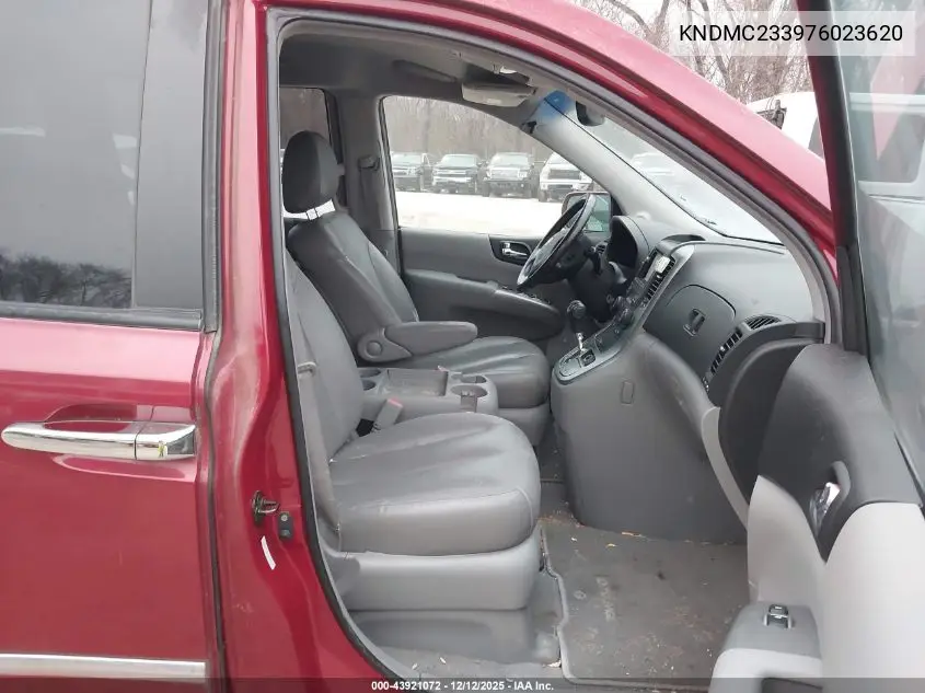 2007 Hyundai Entourage Gls/Limited/Se VIN: KNDMC233976023620 Lot: 43921072