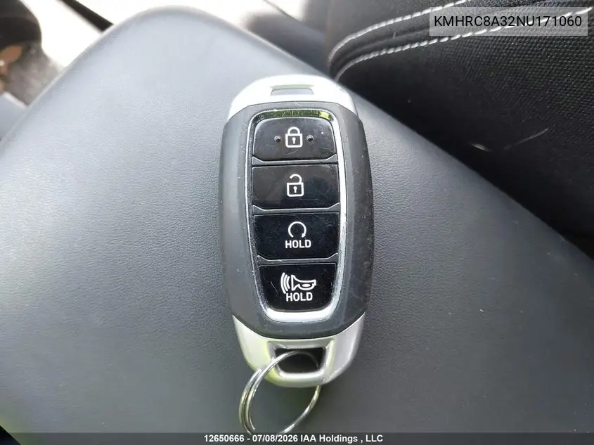 2022 Hyundai Venue Preferred With Two-Tone Body Colour VIN: KMHRC8A32NU171060 Lot: 12650666