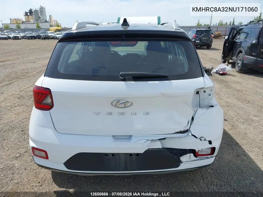 2022 Hyundai Venue Preferred With Two-Tone Body Colour VIN: KMHRC8A32NU171060 Lot: 12650666