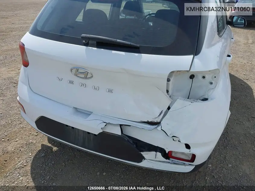2022 Hyundai Venue Preferred With Two-Tone Body Colour VIN: KMHRC8A32NU171060 Lot: 12650666