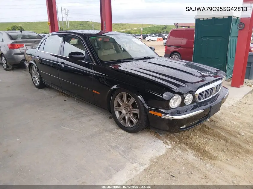2005 Jaguar Xj Xj8 L VIN: SAJWA79C95SG42813 Lot: 45620468