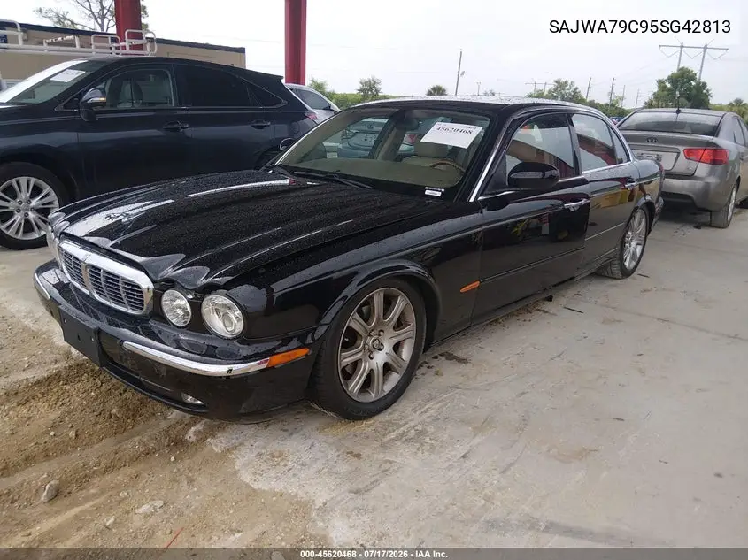 2005 Jaguar Xj Xj8 L VIN: SAJWA79C95SG42813 Lot: 45620468