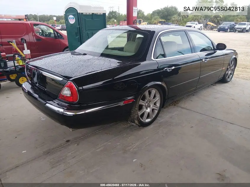 2005 Jaguar Xj Xj8 L VIN: SAJWA79C95SG42813 Lot: 45620468
