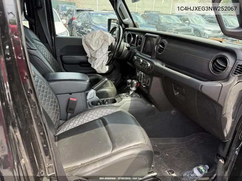 2022 Jeep Wrangler Unlimited High Altitude 4X4 VIN: 1C4HJXEG3NW252067 Lot: 45600840