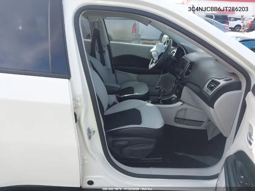 3C4NJCBB6JT286203 2018 Jeep Compass Latitude Fwd