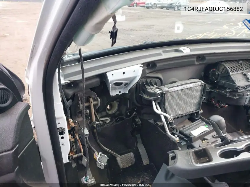 1C4RJFAG0JC156882 2018 Jeep Grand Cherokee Laredo E 4X4