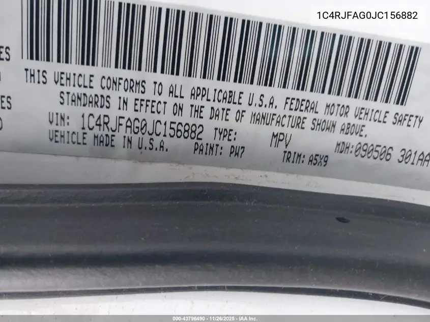 1C4RJFAG0JC156882 2018 Jeep Grand Cherokee Laredo E 4X4