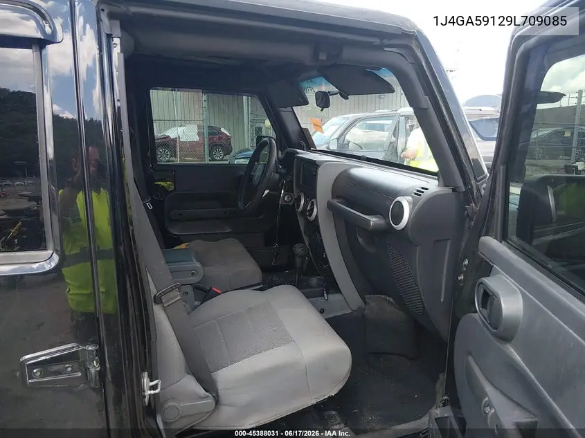 2009 Jeep Wrangler Unlimited Sahara VIN: 1J4GA59129L709085 Lot: 45388031