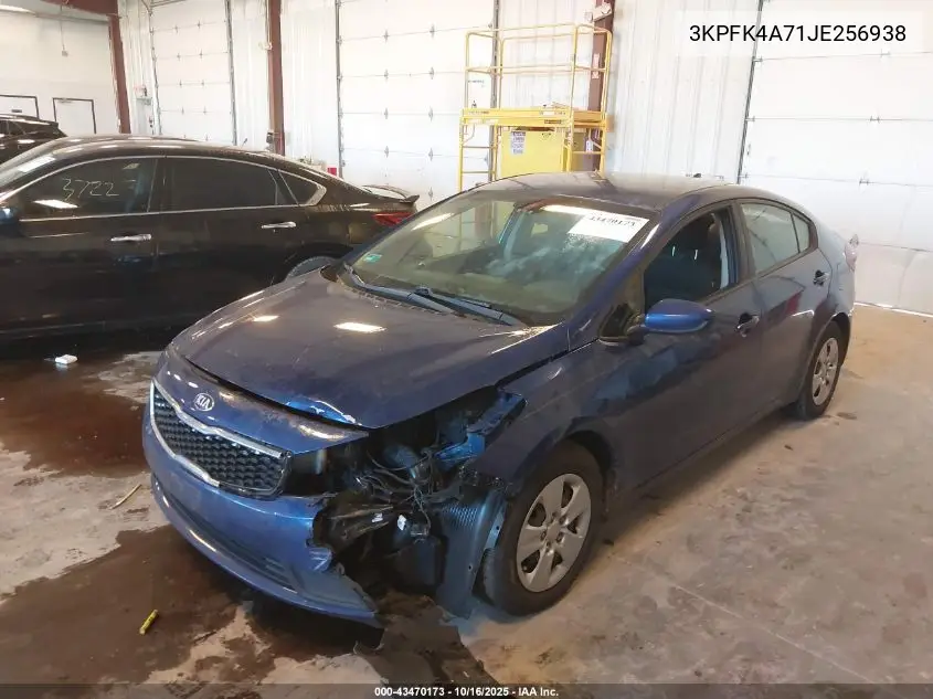 3KPFK4A71JE256938 2018 Kia Forte Lx