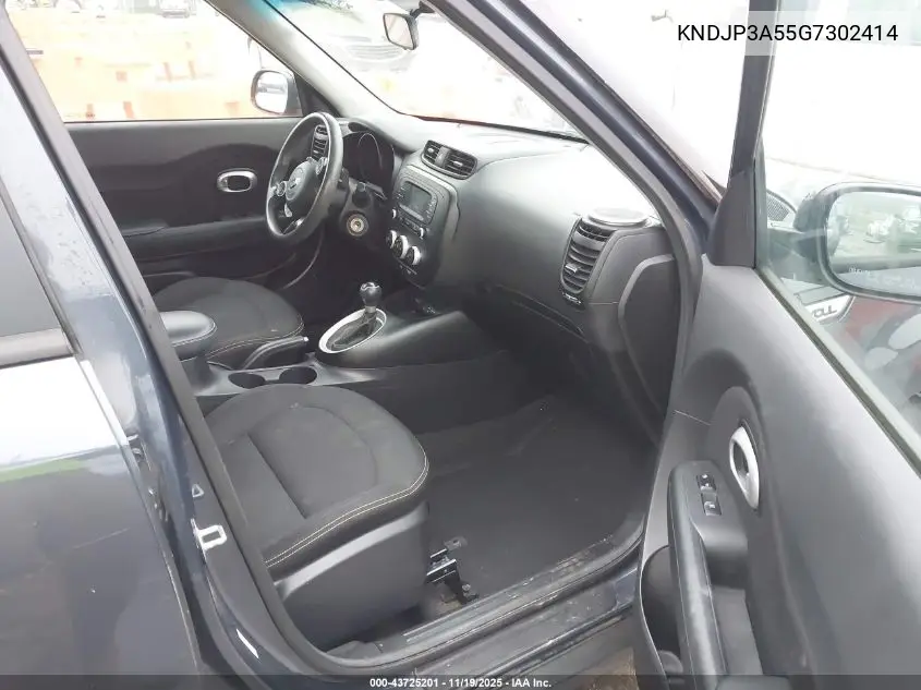 KNDJP3A55G7302414 2016 Kia Soul +