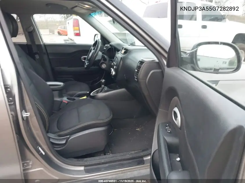 KNDJP3A55G7282892 2016 Kia Soul +