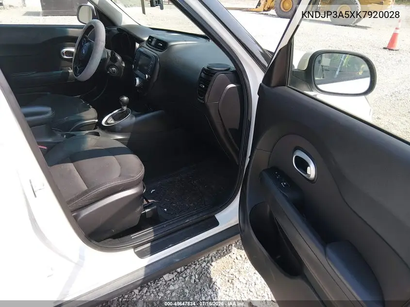 2019 Kia Soul + VIN: KNDJP3A5XK7920028 Lot: 45647834