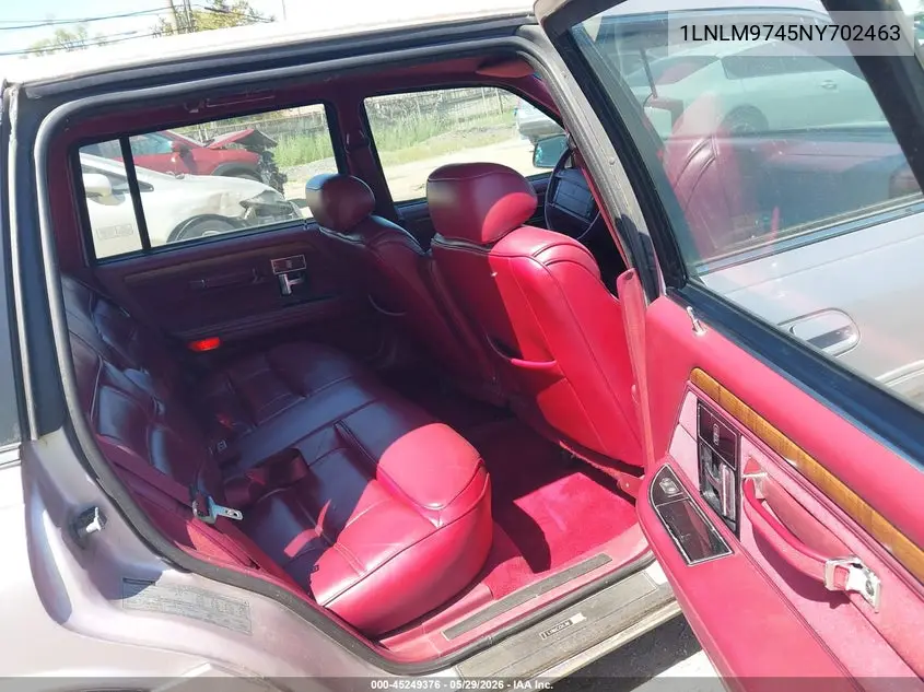 1992 Lincoln Continental Executive VIN: 1LNLM9745NY702463 Lot: 45249376