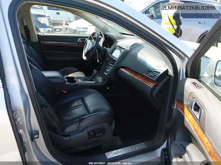 2019 Lincoln Mkt Reserve VIN: 2LMHJ5AT2KBL02896 Lot: 45130827