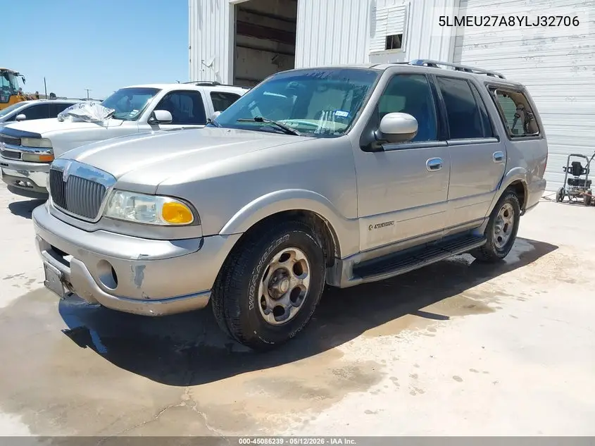 2000 Lincoln Navigator VIN: 5LMEU27A8YLJ32706 Lot: 45086239