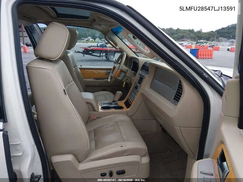 2007 Lincoln Navigator Ultimate VIN: 5LMFU28547LJ13591 Lot: 45392141