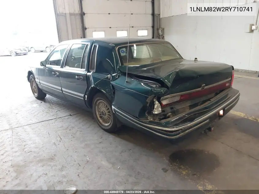 1994 Lincoln Town Car Signature/Tournament VIN: 1LNLM82W2RY710741 Lot: 44945178